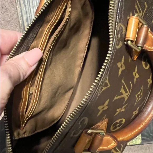 SOLD****Louis Vuitton Iconic Monogram Speedy 25 Purse Bag - Picture 9 of 16